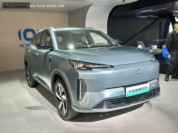 Changan Nevo Q05 Q05 I 1.5L 18.4 kWh (215 лс) Plug-in Hybrid E-CVT 2024 - 2025 — фото 2