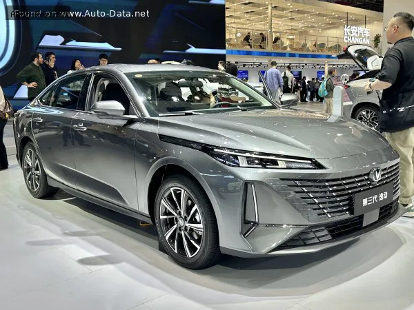ChangAn Eado Eado III 1.5L (215 лс) Plug-in Hybrid E-CVT 2025 - — фото 4