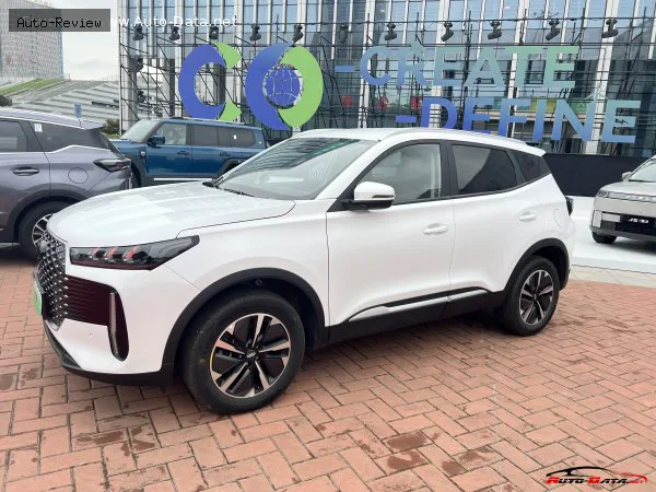 Chery Tiggo 4 Tiggo 4 (facelift 2025) 1.5L (211 лс) Hybrid DHT 2025 - — фото 2