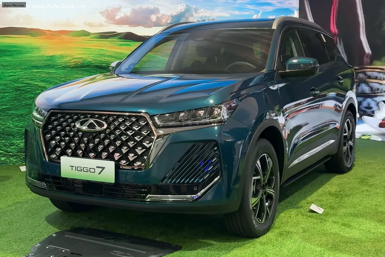 Chery Tiggo 7 Tiggo 7 II (facelift 2023), (Global market) 1.5T (235 лс) Plug-in Hybrid DHT 2023 -