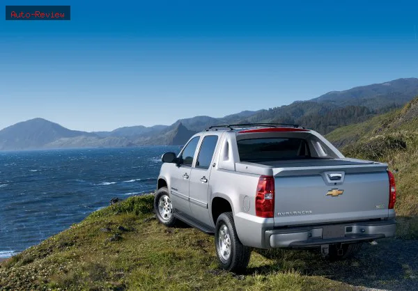Chevrolet Avalanche Avalanche II Black Diamond 5.3 V8 Vortec (320/326 лс) 4WD FlexFuel Hydra-Matic 2013 - 2013 — фото 2