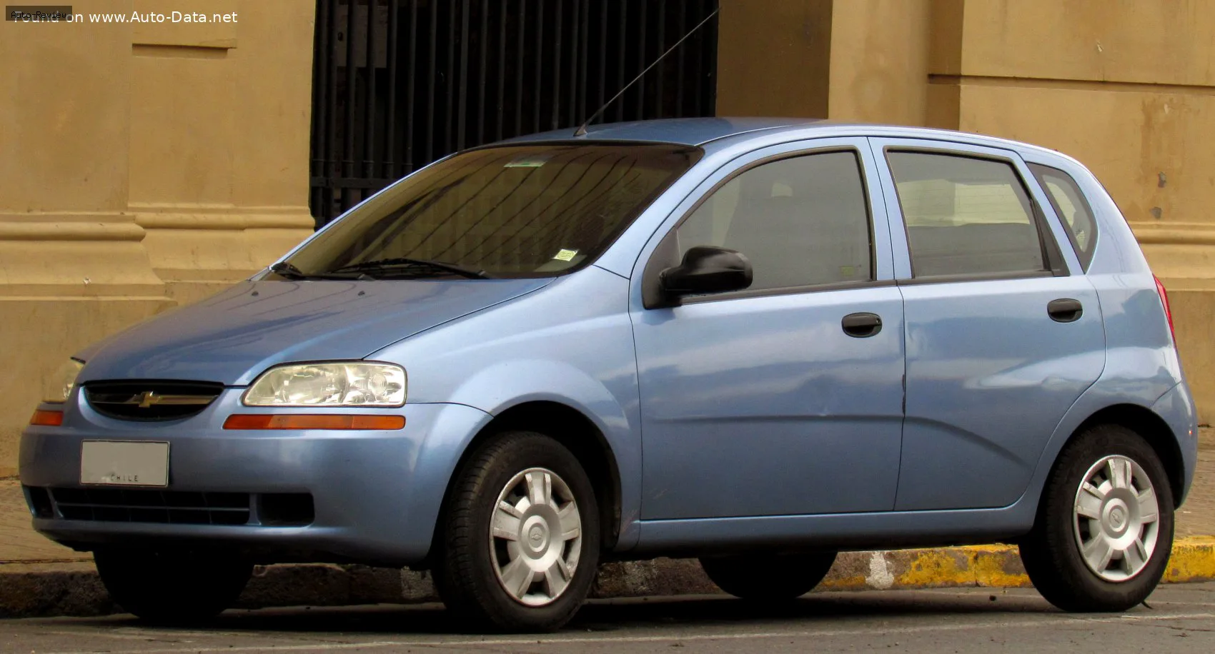 Chevrolet Aveo Aveo Hatchback 1.2 i (72 лс) 2004 - 2008