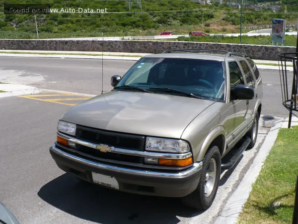 Chevrolet Blazer Blazer II (2-door, facelift 1998) 4.3 V6 SFI (190 лс) Automatic 1998 - 2005 — фото 2