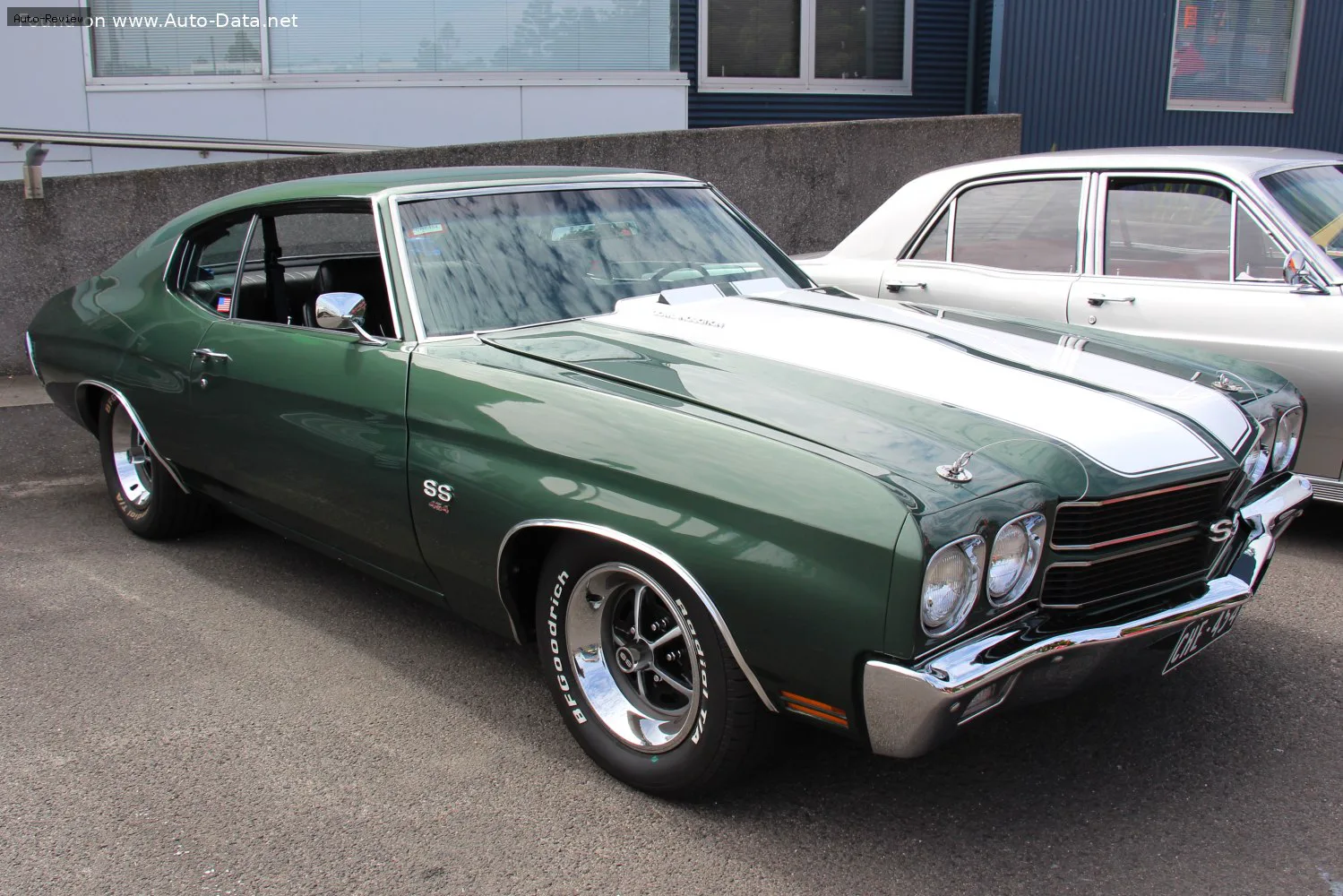 Chevrolet Chevelle Chevelle II Sport Coupe (facelift 1969) SS 454 7.4 Turbo-Jet V8 (450 лс) 1969 - 1970