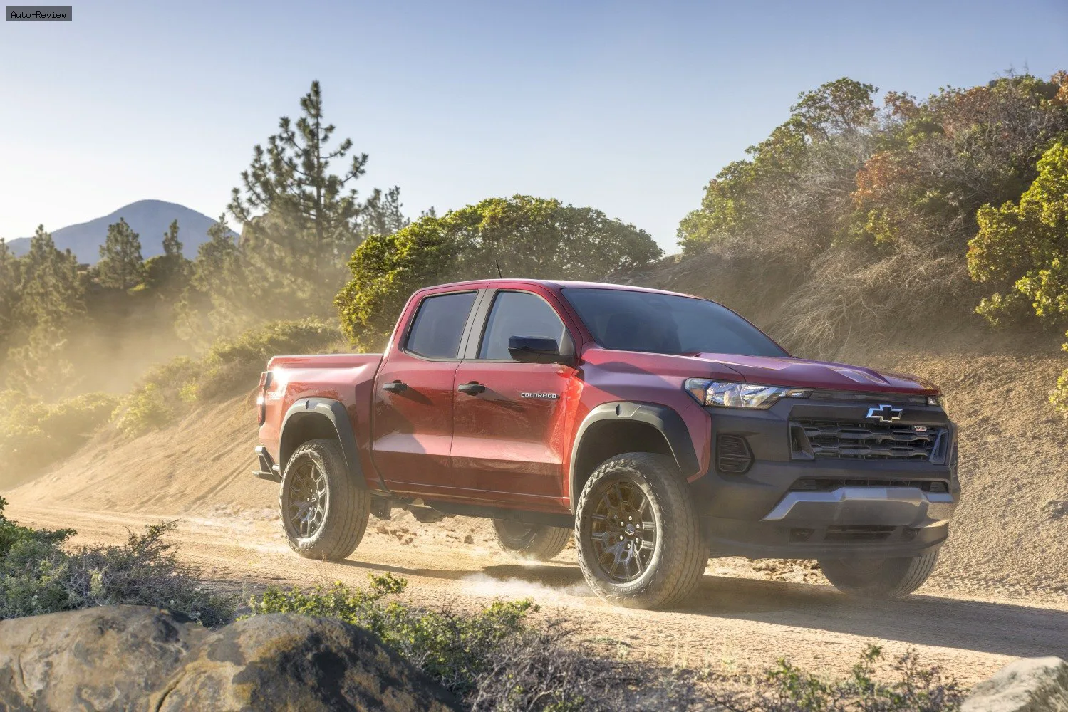 Chevrolet Colorado Colorado III Crew Cab Short Box Trail Boss 2.7 Turbo (310 лс) 4WD Automatic 2023 -