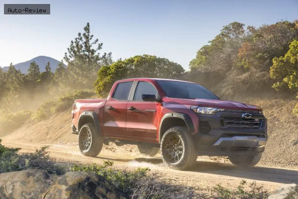 Chevrolet Colorado Colorado III Crew Cab Short Box Trail Boss 2.7 Turbo (310 лс) 4WD Automatic 2023 - — фото 2