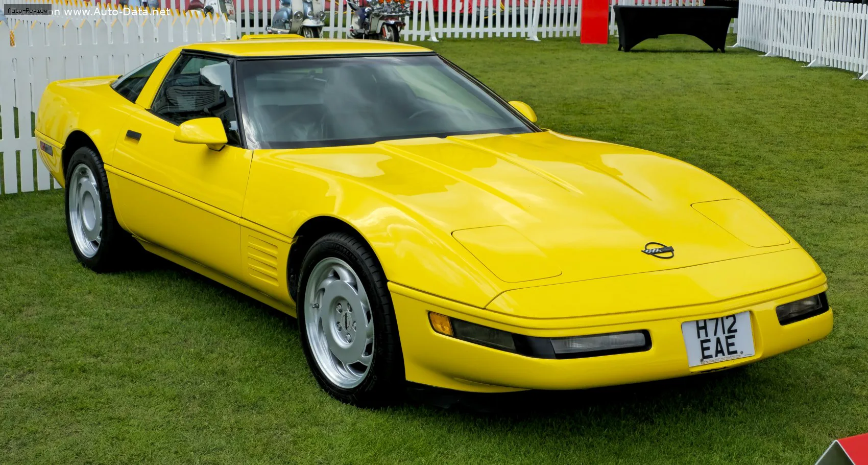Chevrolet Corvette Corvette Coupe (C4, facelift 1990) ZR-1 5.7 V8 (375 лс) 1990 - 1992
