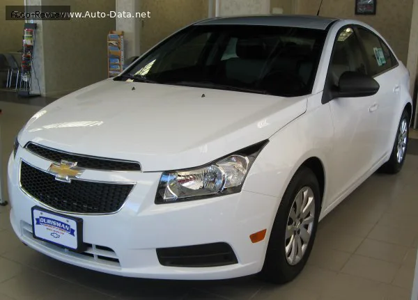 Chevrolet Cruze Cruze Hatchback 2.0 TD (163 лс) Automatic 2011 - 2013 — фото 2