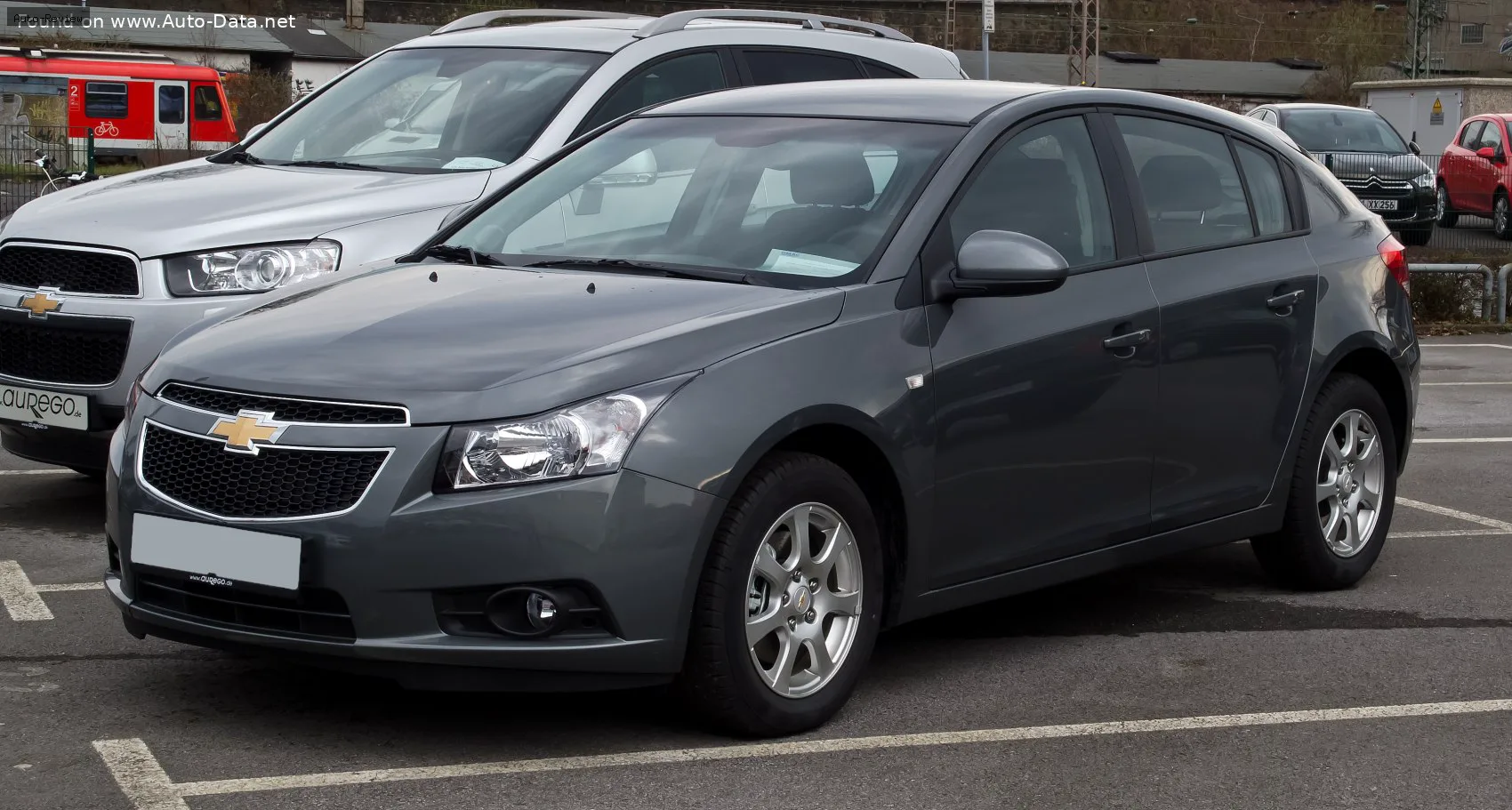 Chevrolet Cruze Cruze Hatchback 2.0 TD (163 лс) Automatic 2011 - 2013 — фото 3