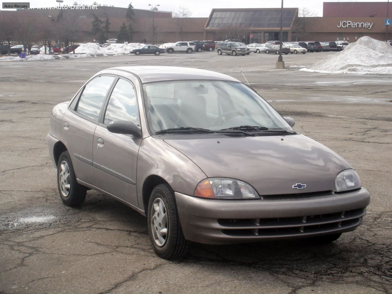 Chevrolet Metro Metro Sedan (MR226) 1.3 LSi (79 лс) Automatic 1998 - 2007
