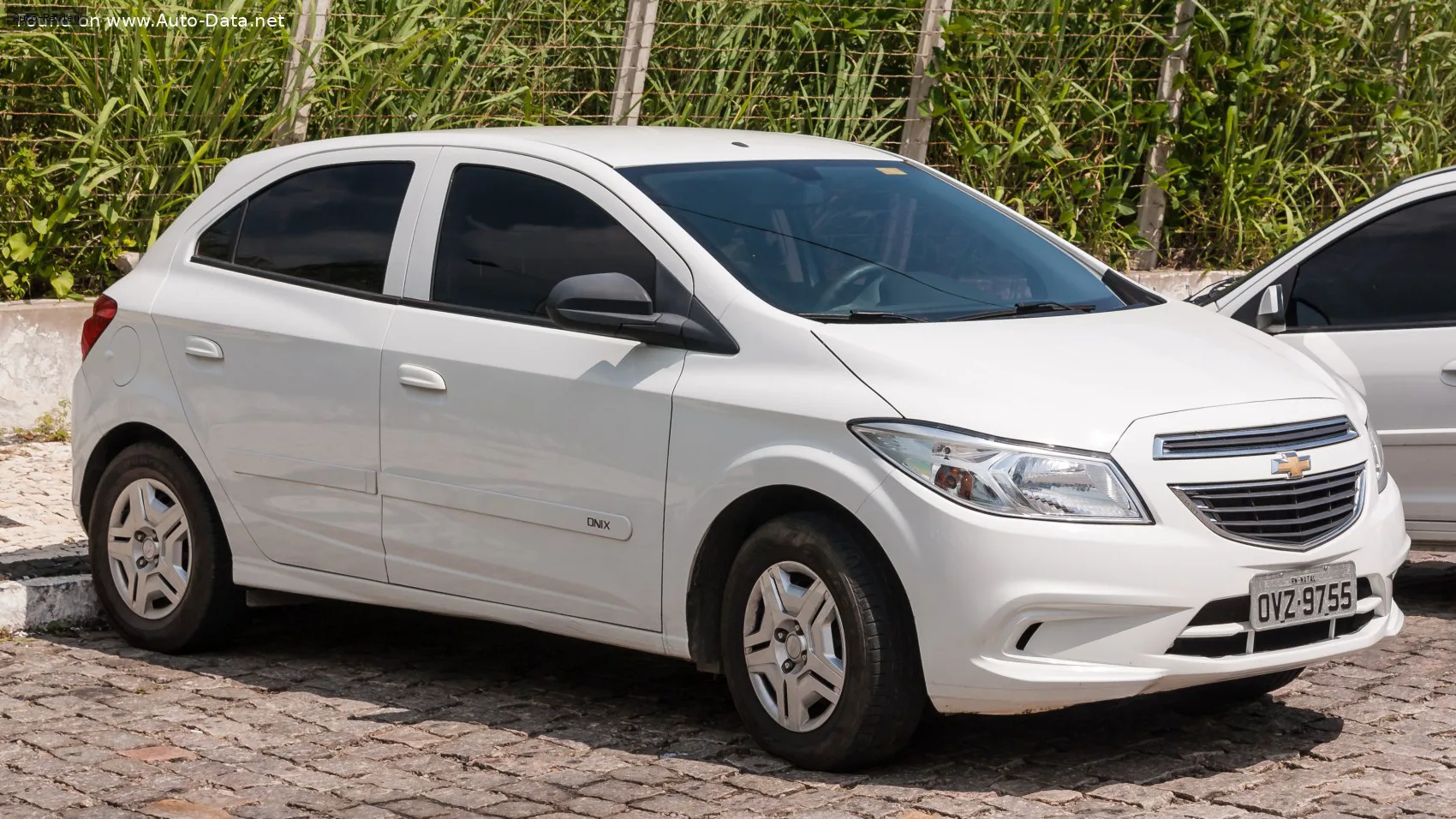 Chevrolet Onix Onix I 1.0 (78/80 лс) Ethanol 2013 - 2016