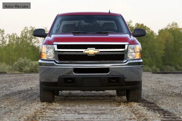 Chevrolet Silverado 2500 HD Silverado 2500 HD II (GMT900, facelift 2011) Crew Cab Long Box 6.0 V8 (360 лс) 4WD Automatic 2011 - 2014 — фото 2