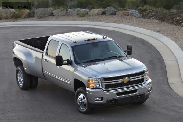 Chevrolet Silverado 3500 HD Silverado 3500 HD II (GMT900, facelift 2011) Crew Cab Long Box 6.0 V8 (360 лс) 4WD SRW Automatic 2011 - 2014 — фото 2