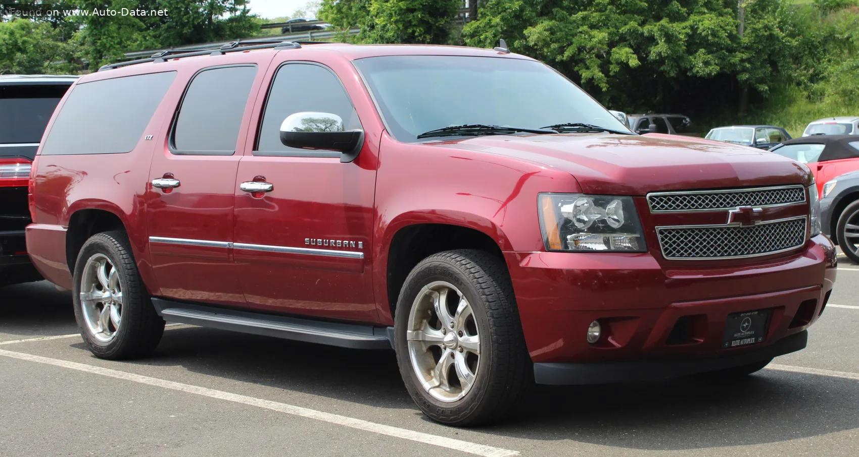 Chevrolet Suburban Suburban (GMT900) 6.0 i V8 (352 лс) AWD Automatic 2008 - 2012