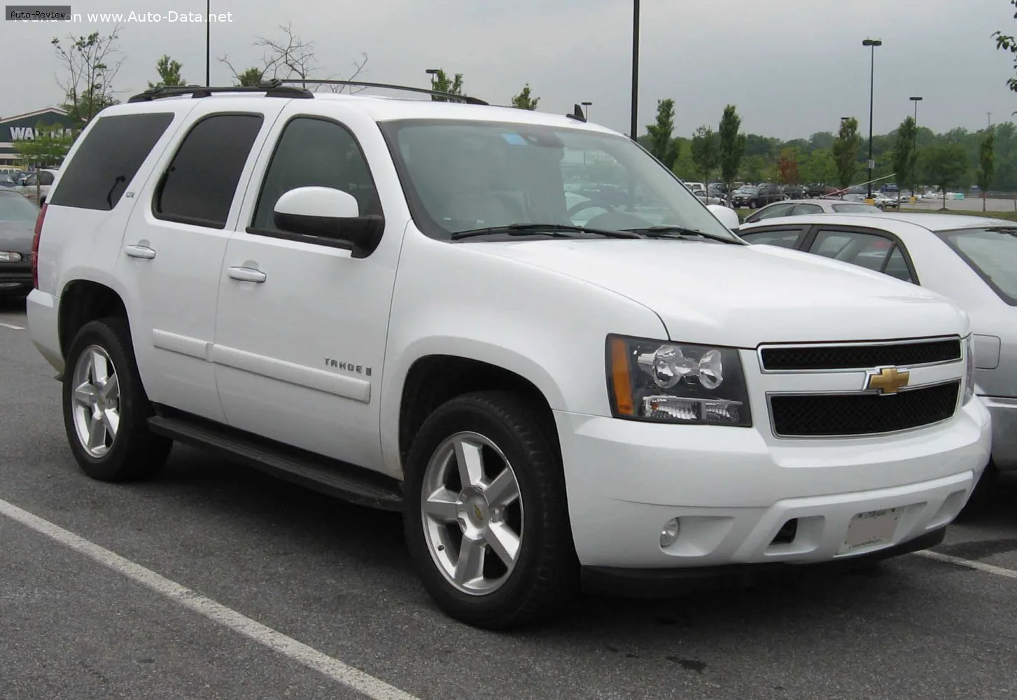 Chevrolet Tahoe Tahoe (GMT900) 5.3 i V8 (324 лс) Automatic 2007 - 2009