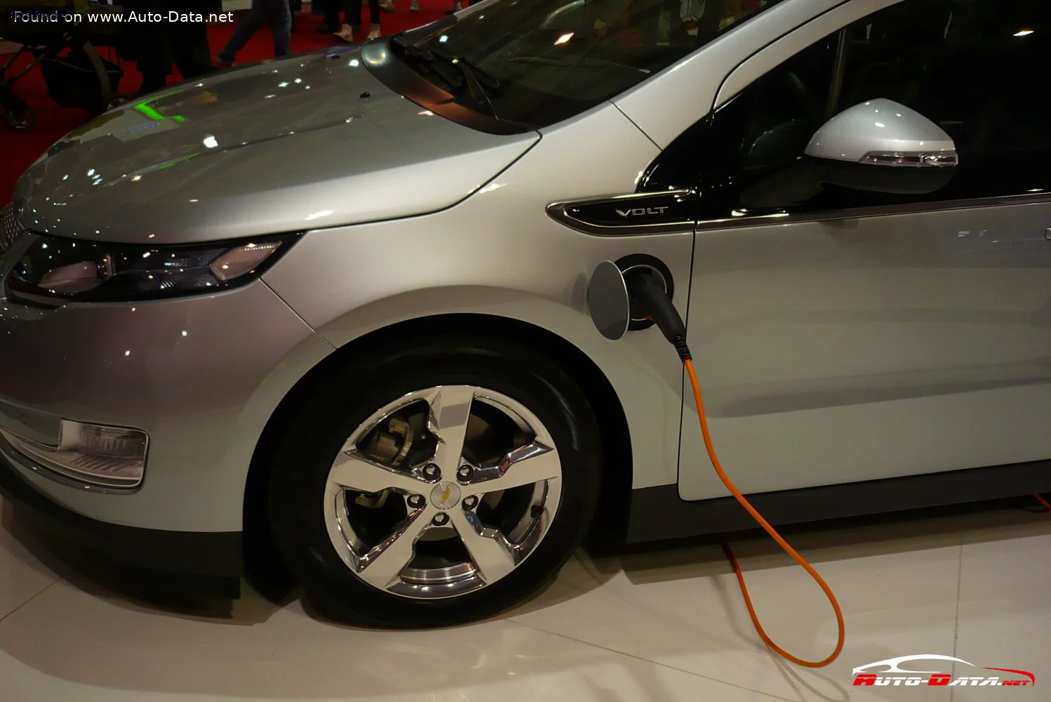 Chevrolet Volt Volt I 1.4 (150 лс) Plug-in Hybrid 2011 - 2012