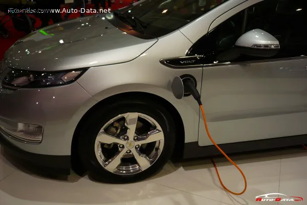 Chevrolet Volt Volt I 1.4 (150 лс) Plug-in Hybrid 2011 - 2012 — фото 2