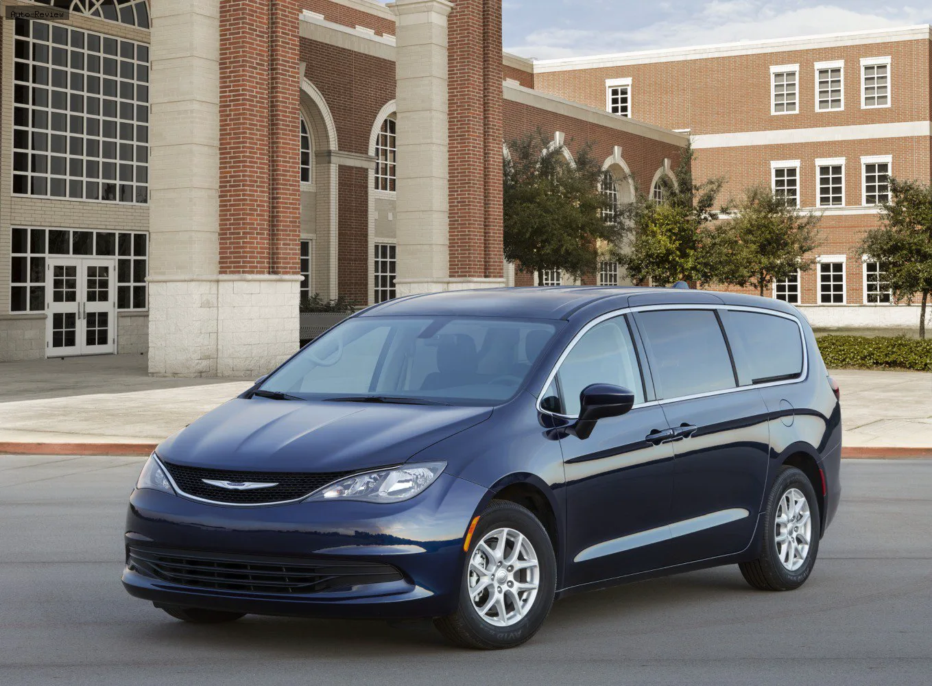 Chrysler Voyager Voyager VI 3.6 Pentastar V6 (291 лс) TorqueFlite 2019 - 2021