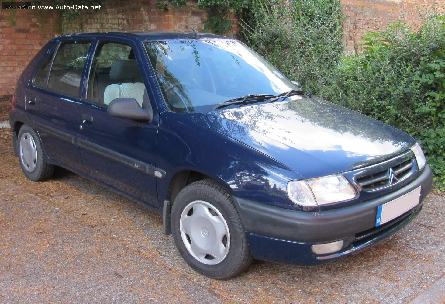 Citroen Saxo Saxo (Phase I, 1996) 5-door 1.6 (90 лс) Automatic 1996 - 1999
