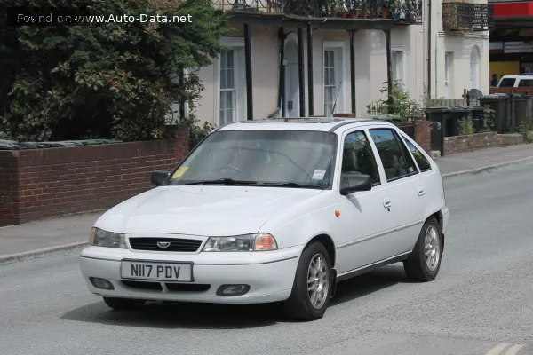 Daewoo Nexia Nexia Hatchback (KLETN) 1.8 i (101 лс) 1995 - 1997 — фото 4