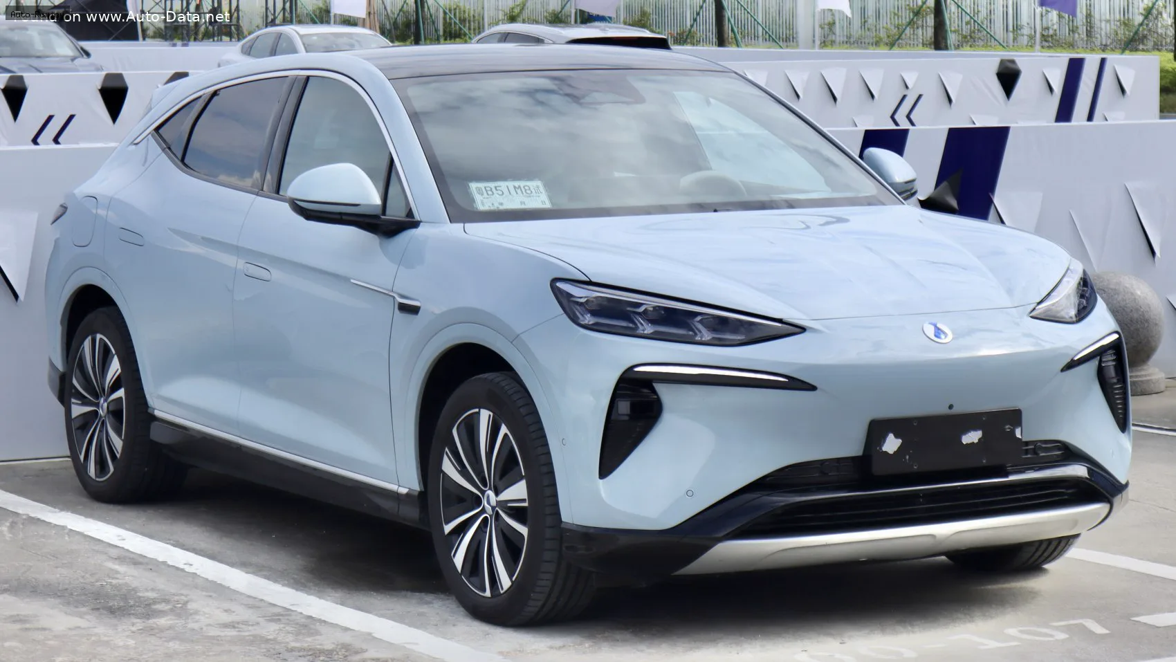 Denza N7 N7 (facelift 2024) 91.3 kWh (530 лс) Electric 4WD 2024 -