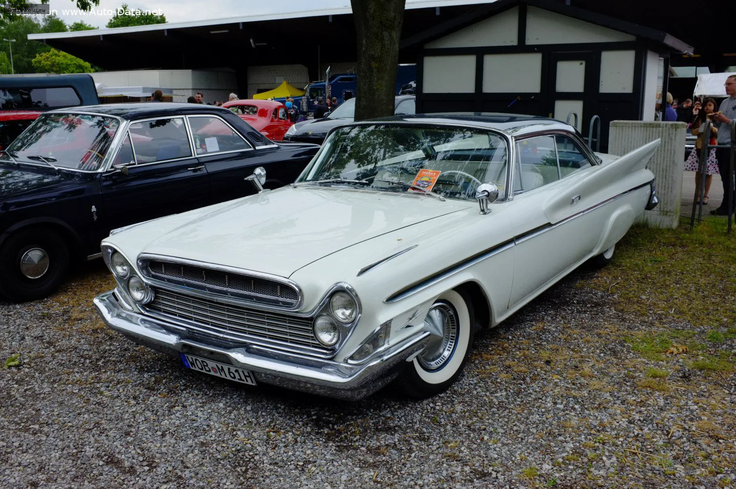 DeSoto Adventurer Adventurer II 2-Door Hardtop 5.9 V8 (265 лс) TorqueFlite 1960 - 1961