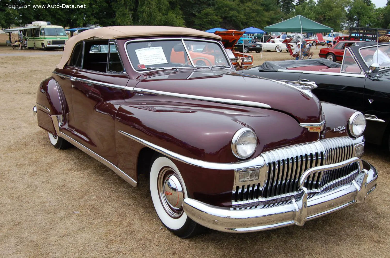 DeSoto Custom Custom 4-Door Sedan 3.9 (109 лс) 1946 - 1949 — фото 3