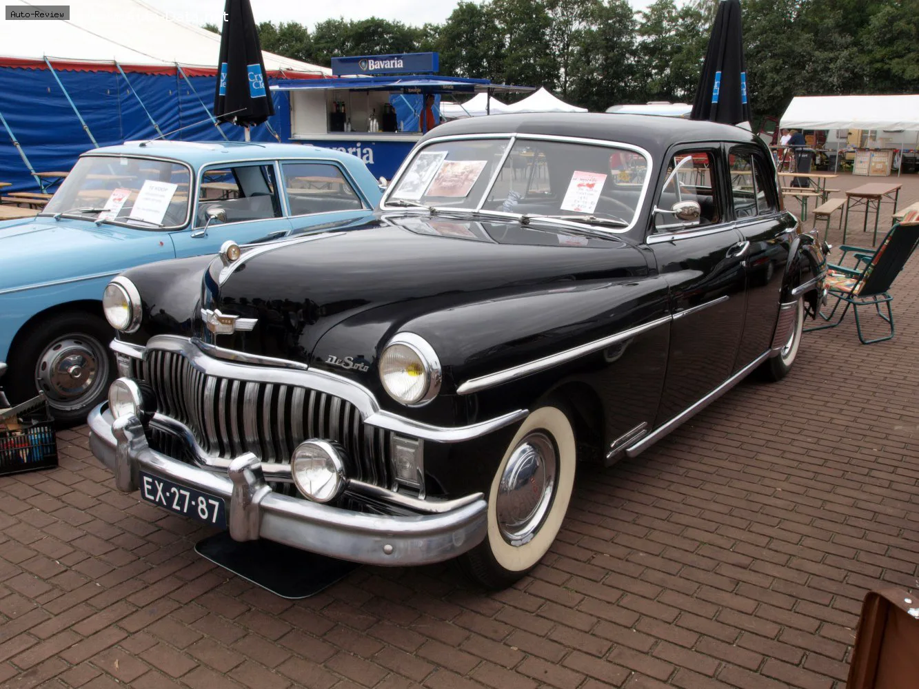 DeSoto Custom Custom 4-Door Sedan (Second Series) 3.9 (112 лс) Tip-Toe Shift 1949 - 1950 — фото 3
