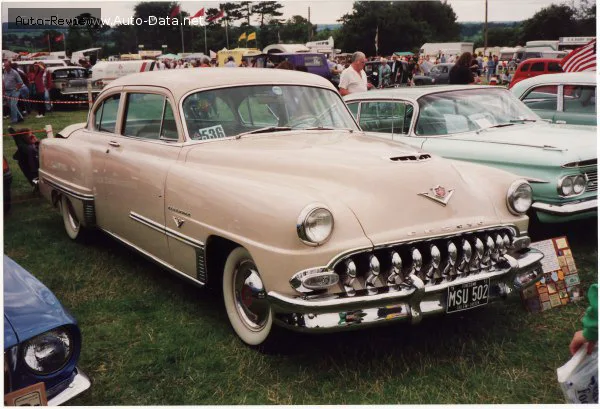 DeSoto Firedome Firedome Club Coupe (facelift 1953) 4.5 V8 (160 лс) Tip-Toe Shift 1952 - 1953 — фото 2