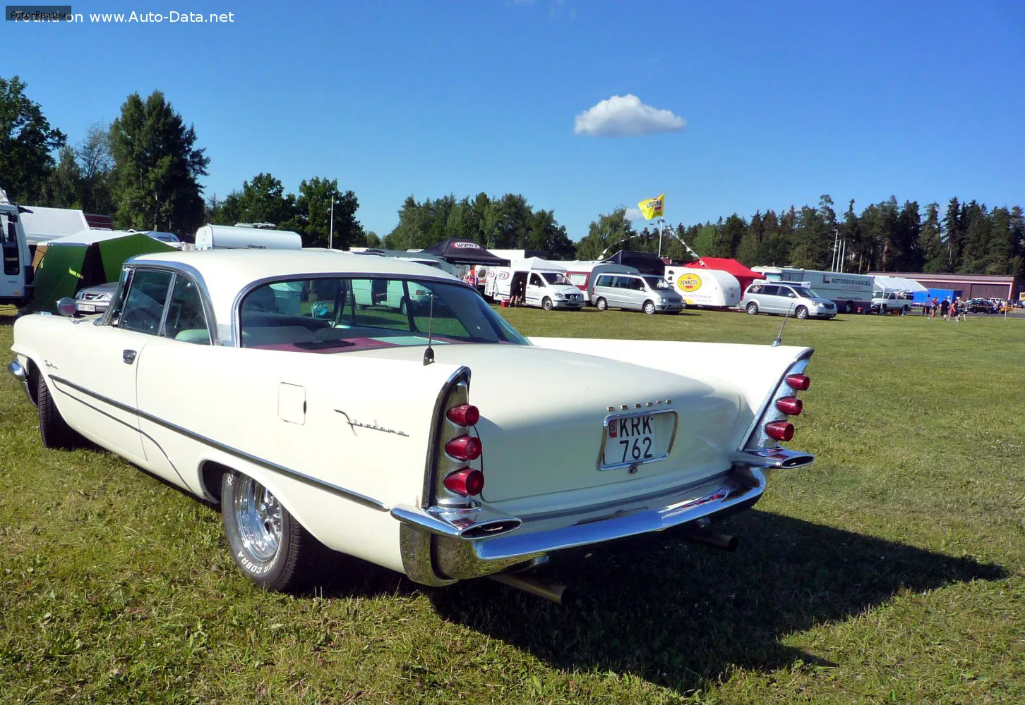 DeSoto Firedome Firedome III Four-Door Sportsman 5.6 V8 (270 лс) TorqueFlite 1956 - 1957