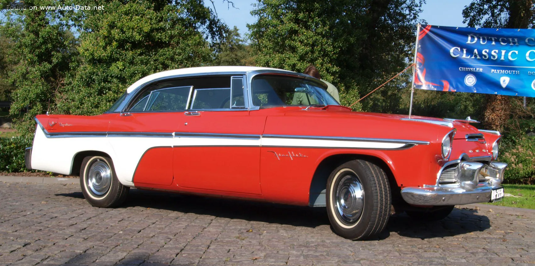 DeSoto Fireflite Fireflite II Four-Door Sedan 5.4 V8 (255 лс) PowerFlite 1955 - 1956