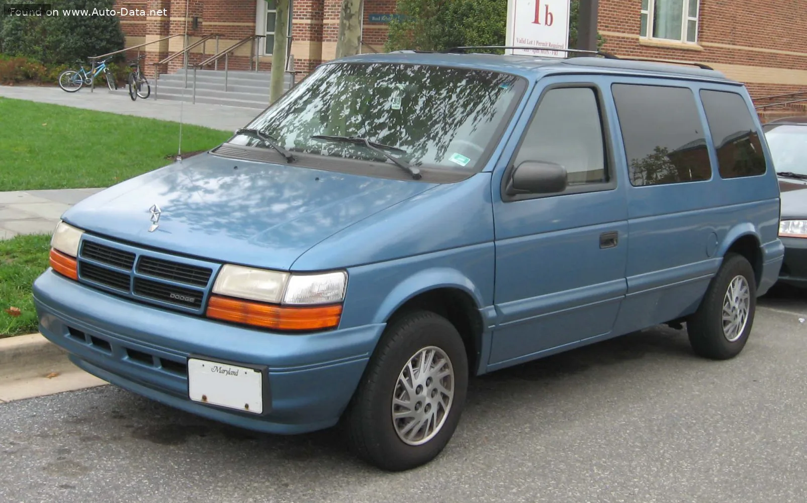 Dodge Caravan Caravan II SWB 2.5 (102 лс) Automatic 1991 - 1995