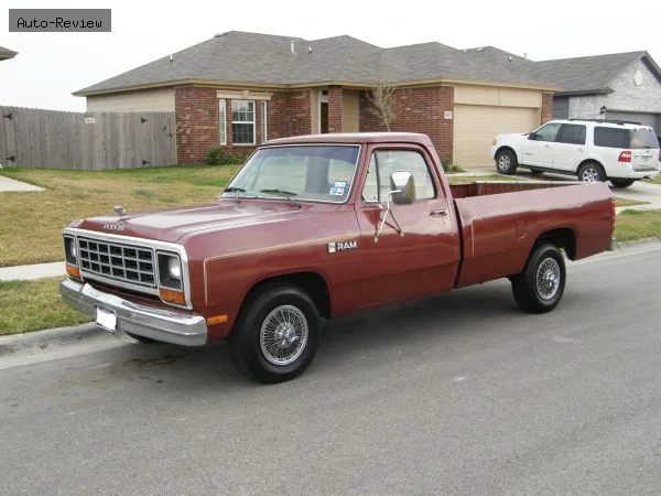 Dodge RAM Ram 250 Conventional Cab Long Bed (D/W) D250 5.9 V8 (175 лс) 1981 - 1988 — фото 2