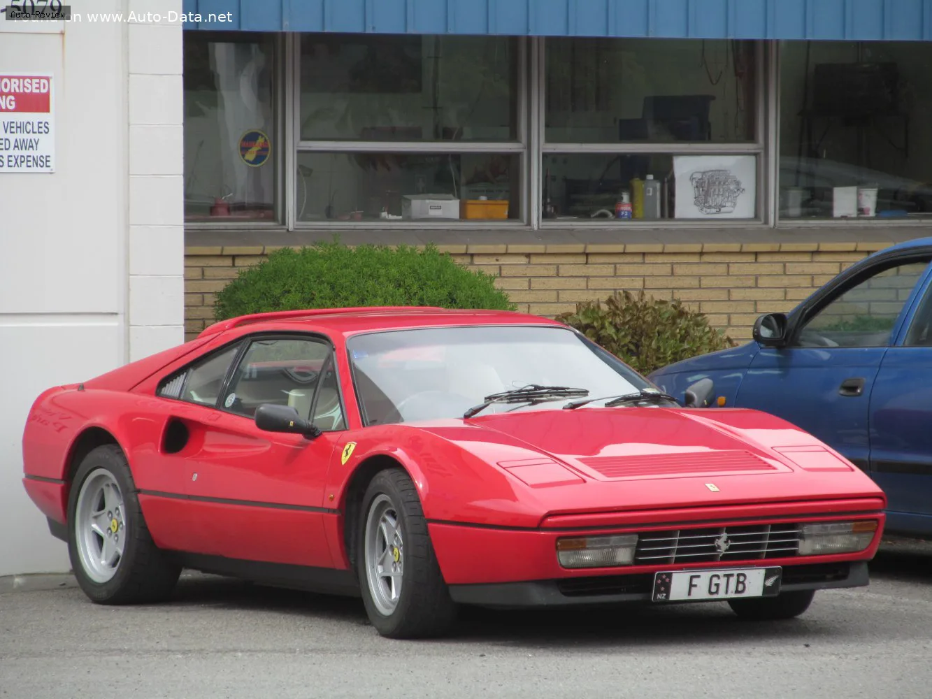 Ferrari 328 328 GTS 3.2 V8 (270 лс) 1985 - 1989