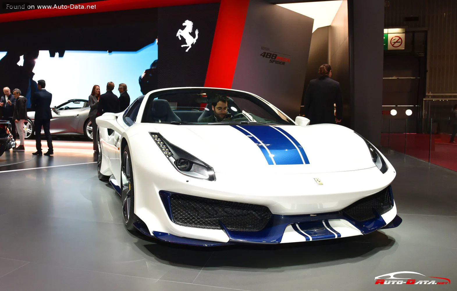 Ferrari 488 488 Pista 3.9 V8 (720 лс) DCT 2018 - 2019
