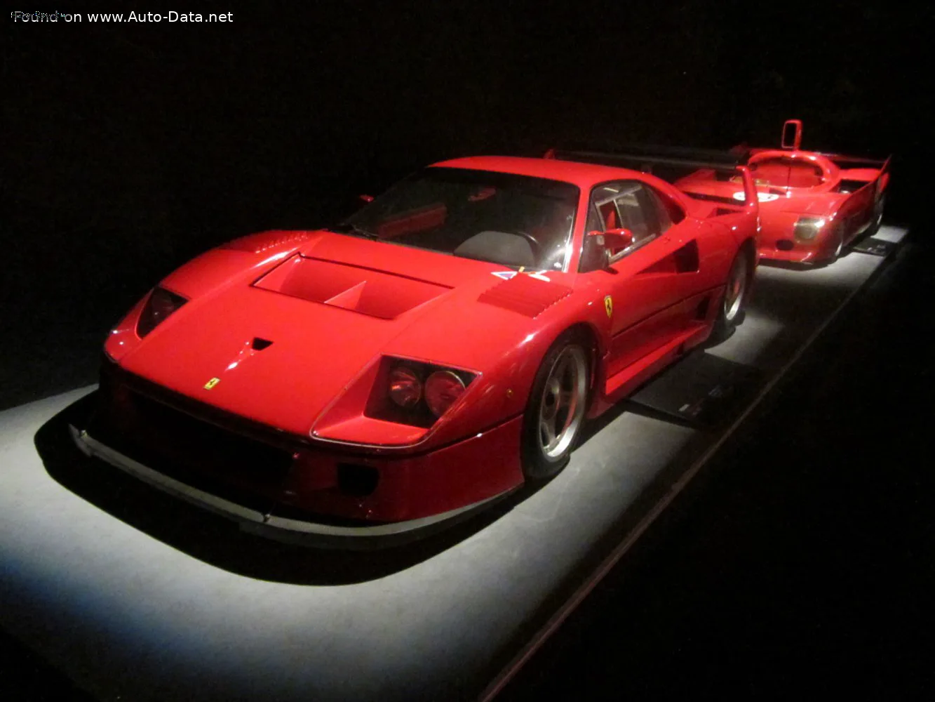 Ferrari F40 F40 Competizione 3.0 V8 (700 лс) 1989 - 1989