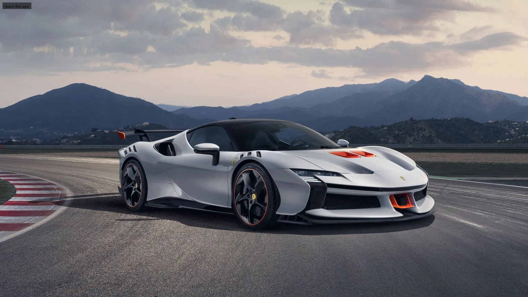 Ferrari SF90 SF90 XX Stradale 4.0 V8 (1030 лс) Plug-in Hybrid E4WD F1 DCT 2023 - — фото 3
