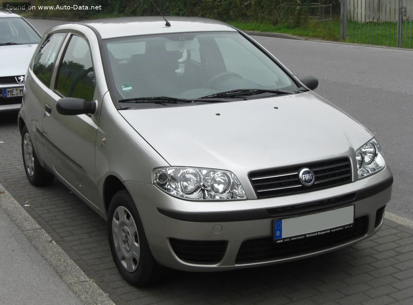 Fiat Punto Punto II (188, facelift 2003) 3dr 1.2 (60 лс) 2003 - 2007 — фото 3