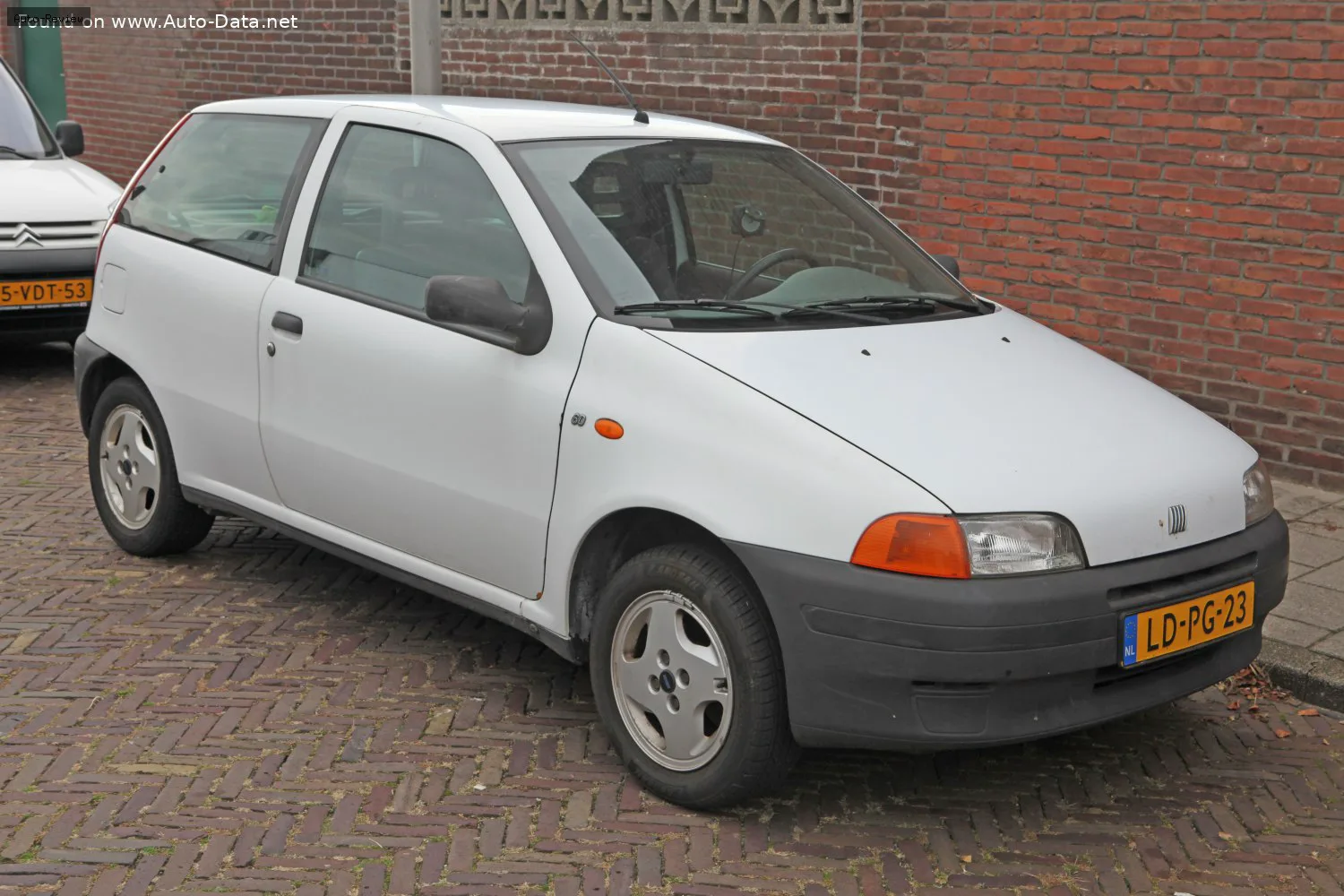 Fiat Punto Punto I (176) 60 1.2 (60 лс) 1995 - 1997