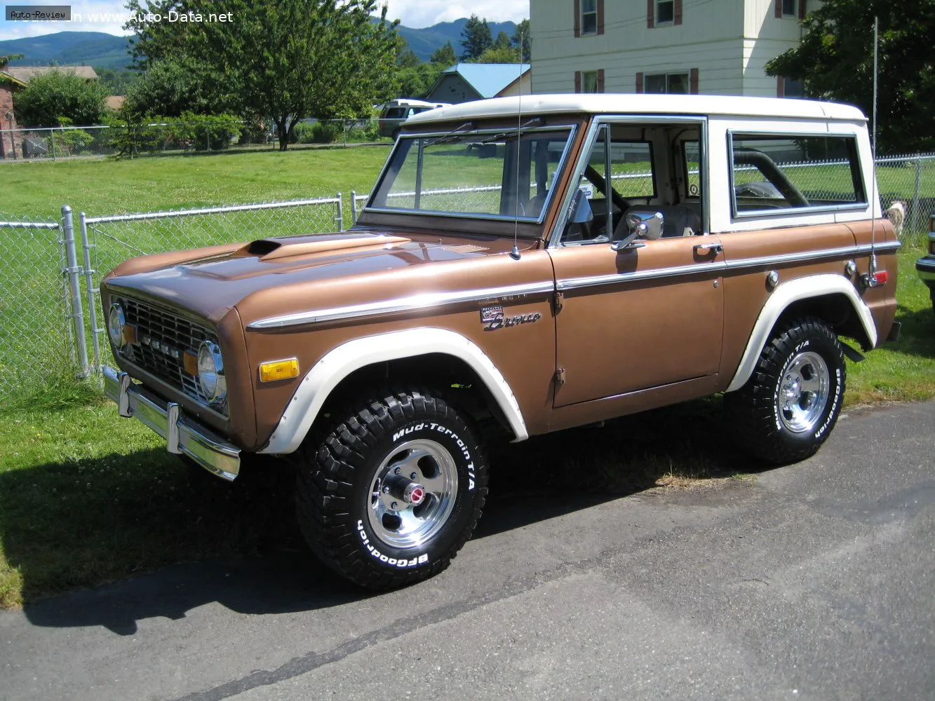 Ford Bronco Bronco I 4.9 V8 (208 лс) AWD 1966 - 1977 — фото 3
