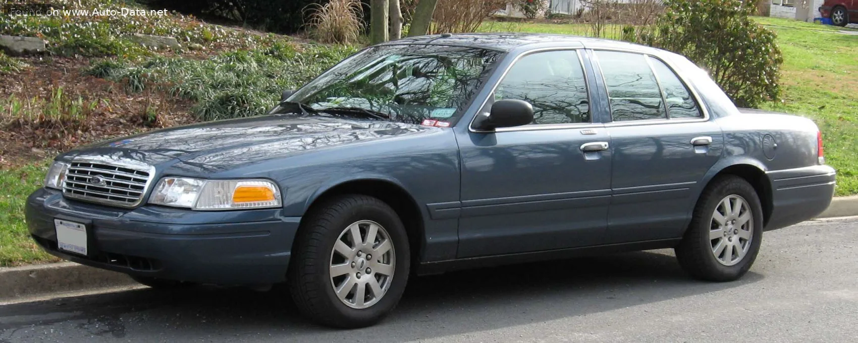 Ford Crown Victoria Crown Victoria (P7 facelift 2003) 4.6 i V8 32V (227 лс) 2003 - 2010