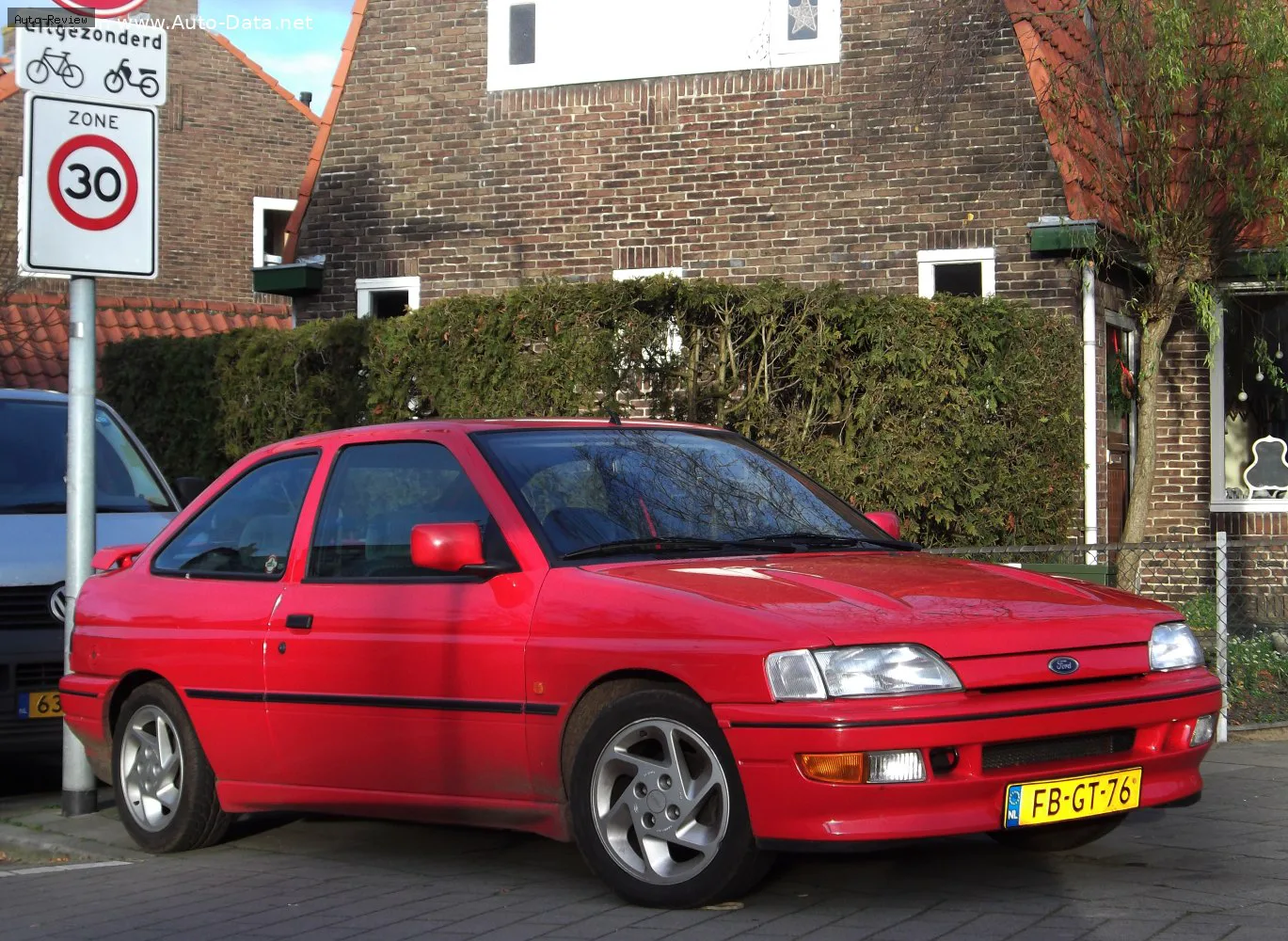 Ford Escort Escort V (GAL) 1.6 (90 лс) 1990 - 1992