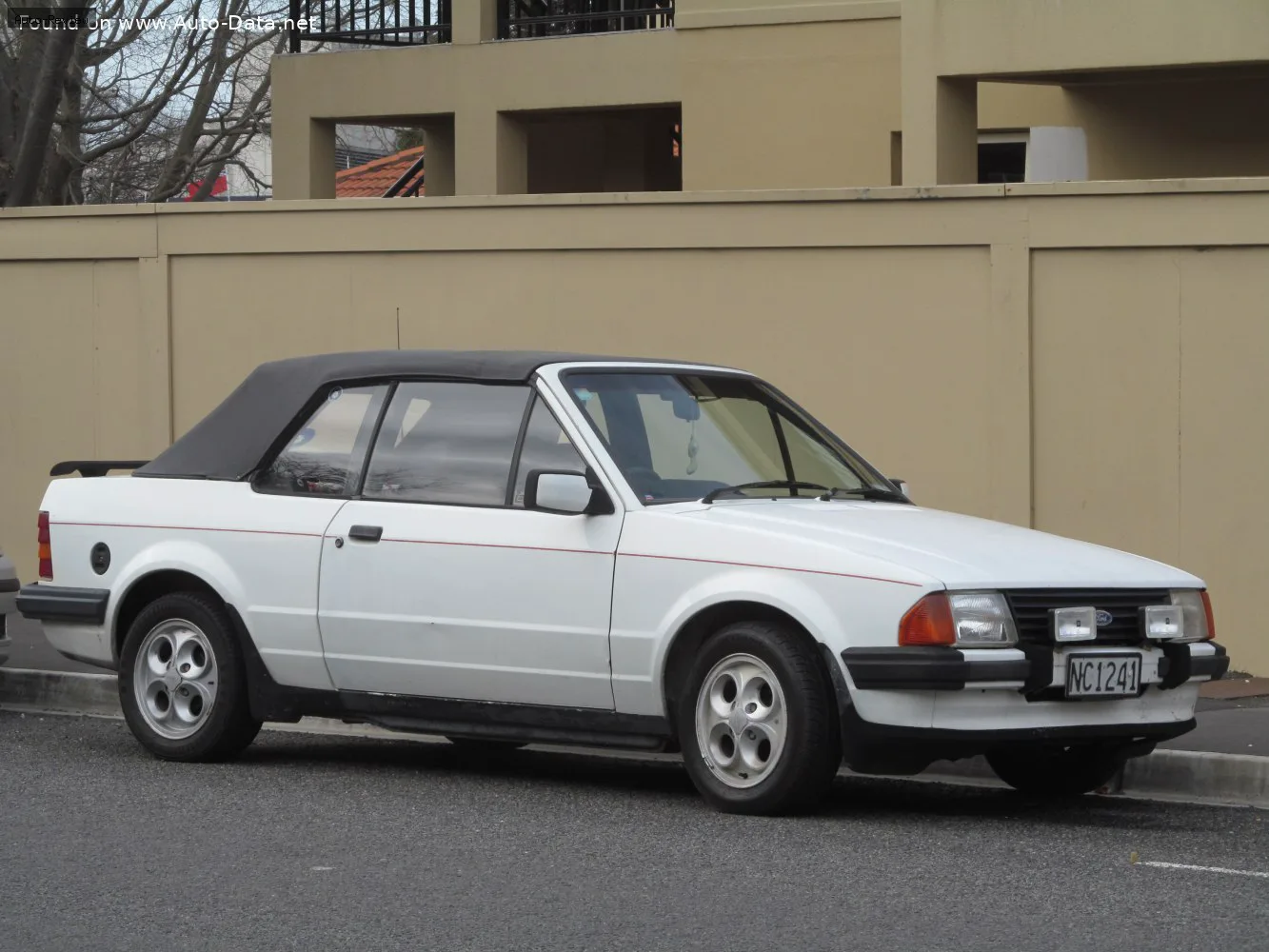 Ford Escort Escort III Cabrio (ALD) 1.6 i (105 лс) 1983 - 1985