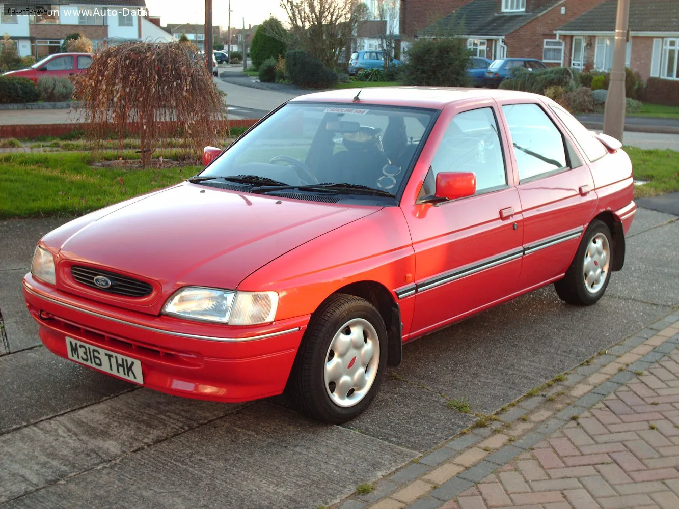 Ford Escort Escort VI Turnier (GAL) 1.8 i 16V (105 лс) 1993 - 1995 — фото 3