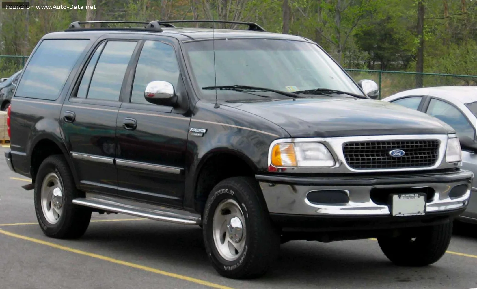Ford Expedition Expedition I (U173) 5.4 i V8 16V (264 лс) 4WD 1999 - 2003