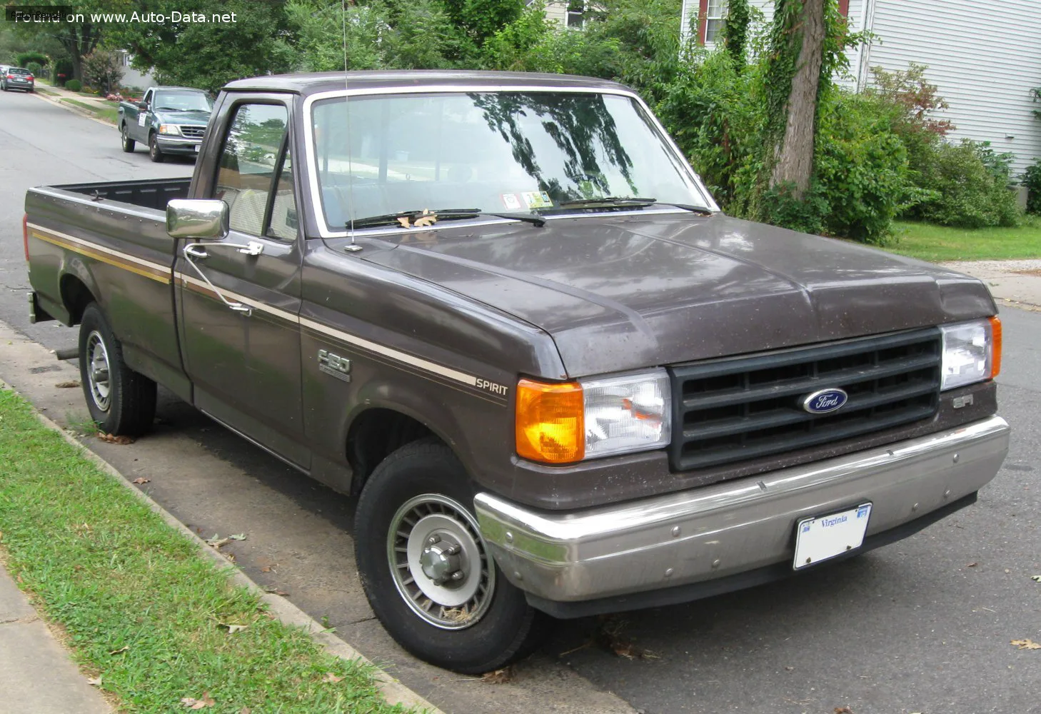 Ford F-Series F-100/F-150 F-Series F-150 VIII Regular Cab 4.9 300 Six (145 лс) 4x4 1986 - 1991