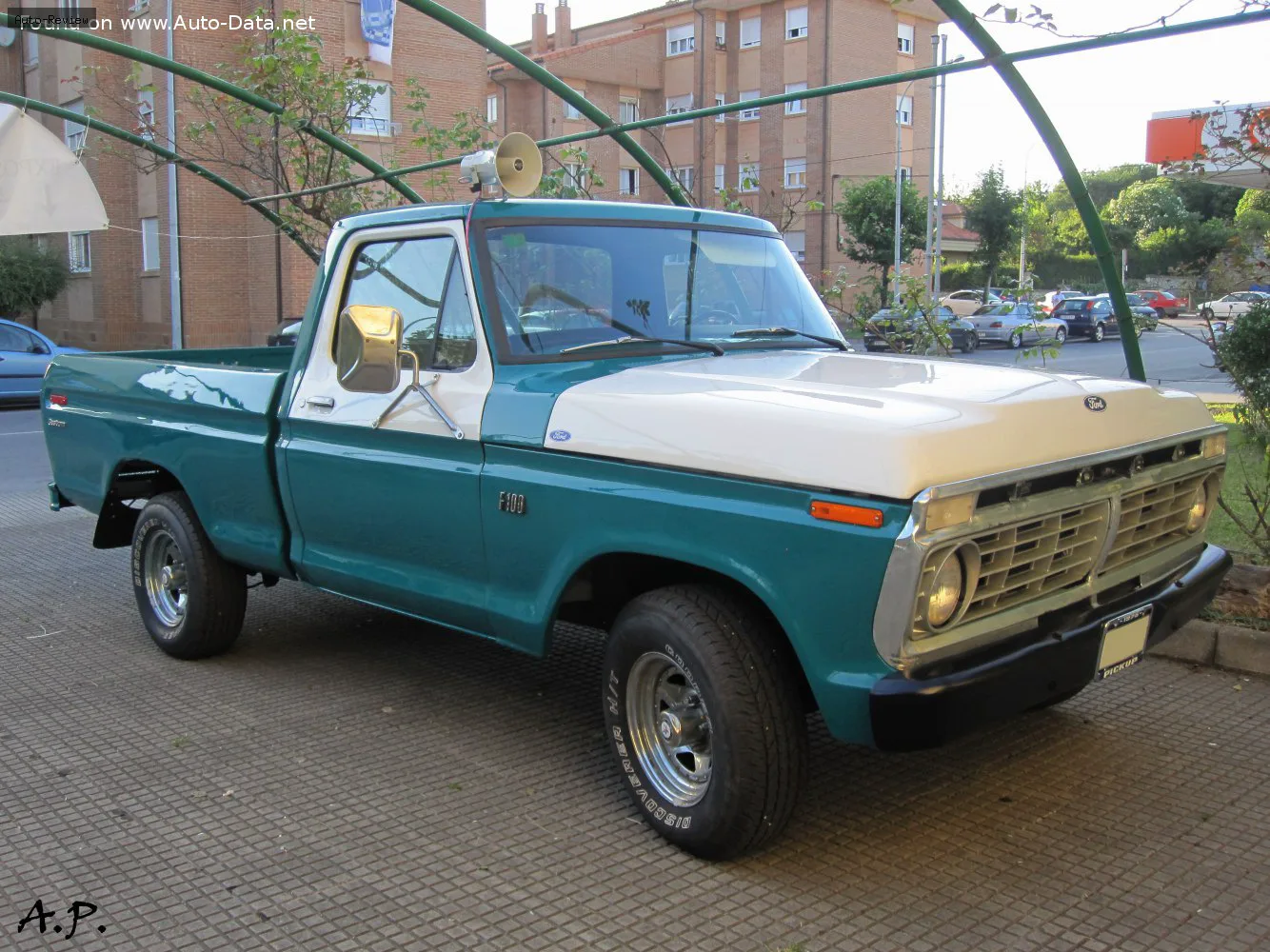 Ford F-Series F-100/F-150 F-Series F-100 VI Regular Cab 5.9 360 V8 (145 лс) Automatic 1973 - 1976 — фото 3