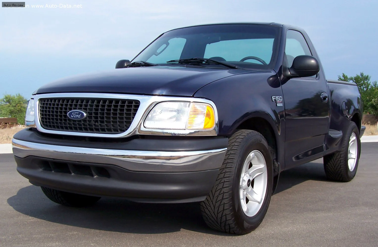 Ford F-Series F-100/F-150 F-Series F-150 X Regular Cab SVT Lightning 5.4 V8 (360 лс) Automatic 1999 - 2000