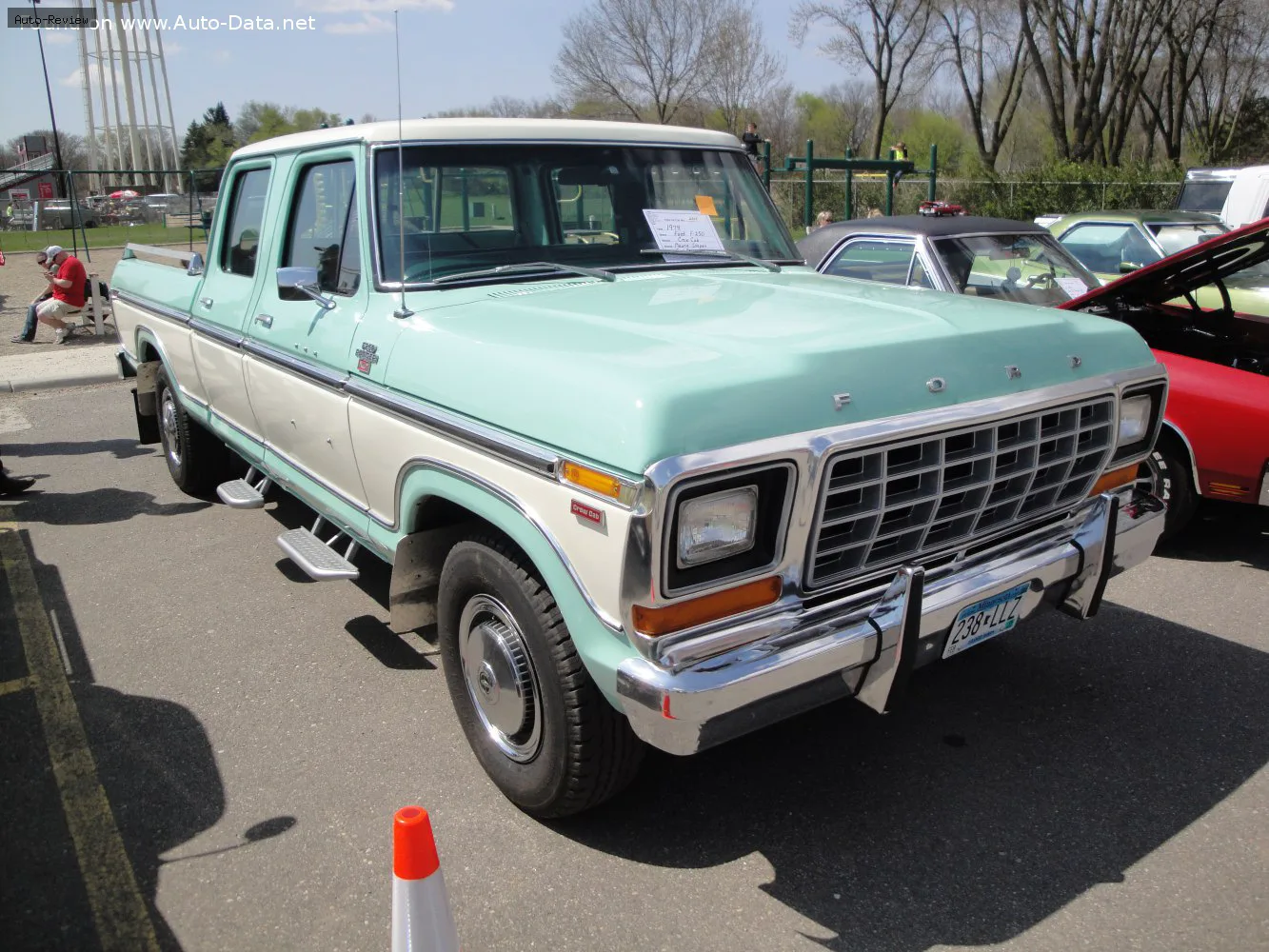 Ford F-Series F-250 F-Series F-250 VI Crew Cab 6.6 400 V8 (169 лс) Automatic 1977 - 1979