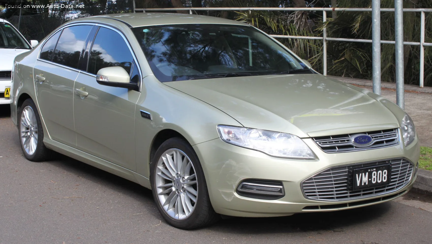 Ford Falcon Falcon (FG, facelift 2011) 4.0 DI-VCT Turbo (367 лс) Automatic 2011 - 2014